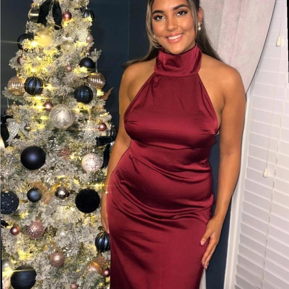 Elegant Backless Maroon Dress
